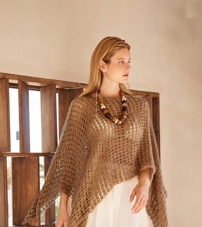 Lana Grossa GEHAAKTE PONCHO Natural Superkid Tweed